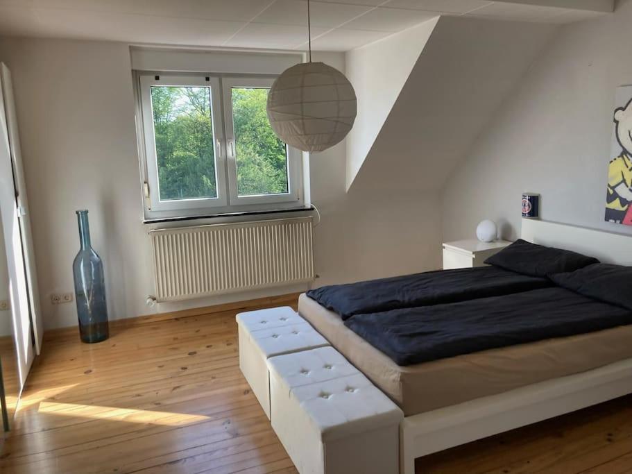 Sonnige Etagen-Wohnung, Alleinige Nutzung, Wasserbett Нойнкірхен Екстер'єр фото